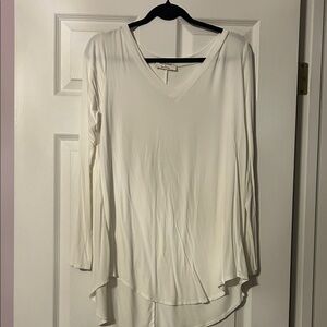 Zenana Outfitters Cream Long Sleeve V-Neck Top